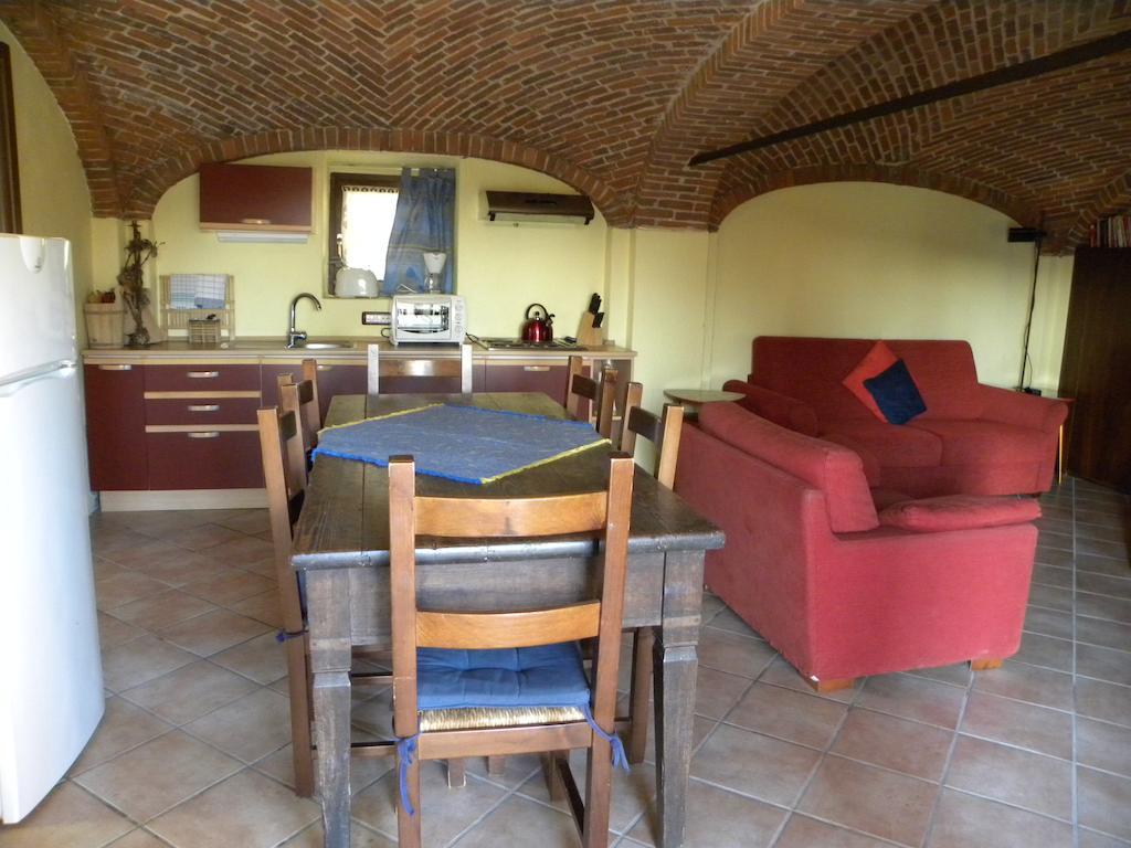 Agriturismo Fano'S Farm Suno Pokoj fotografie