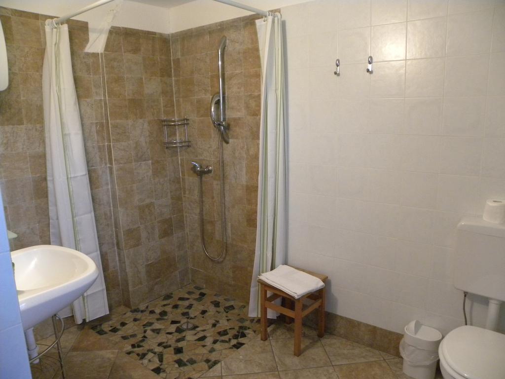 Agriturismo Fano'S Farm Suno Pokoj fotografie
